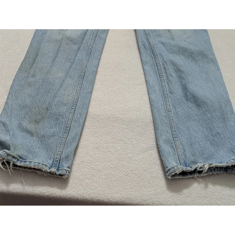 Abercrombie Curve Love Mid Rise 90s Straight Jean Size 26 6 Split Hem Light Wash
